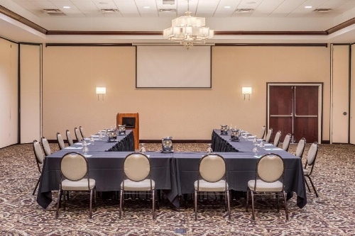 Holiday Inn Chicago North - Gurnee image 13