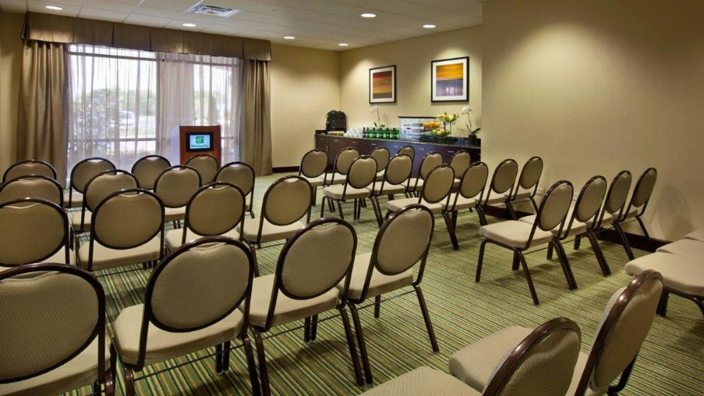 Holiday Inn Chicago North - Gurnee Image 14