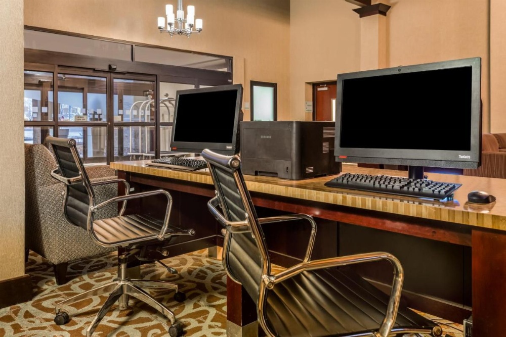 Holiday Inn Chicago North - Gurnee Image 32