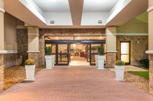 Holiday Inn Chicago North - Gurnee image 36