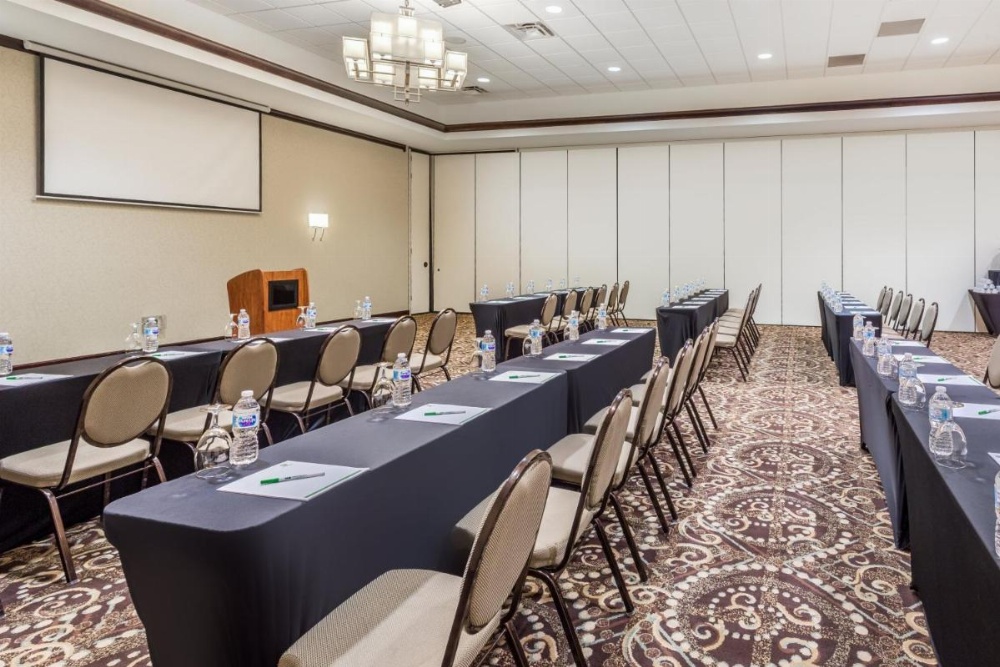 Holiday Inn Chicago North - Gurnee Image 7